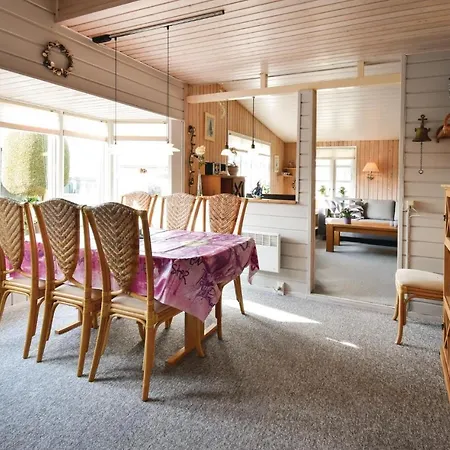 Three-bedroom Holiday In Hébergement de vacances *